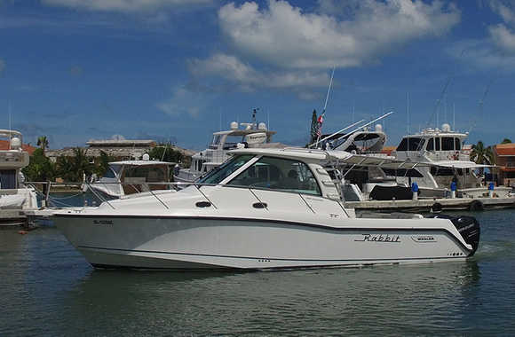 Boston-Whaler-345-Conquest-Pilothouse-(2009)