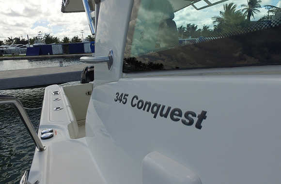 Boston-Whaler-345-Conquest-Pilothouse-(2009)