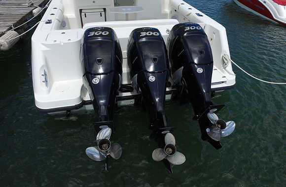 Boston-Whaler-345-Conquest-Pilothouse-(2009)