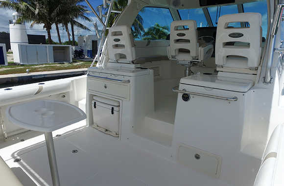 Boston-Whaler-345-Conquest-Pilothouse-(2009)