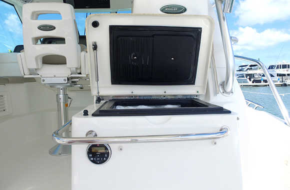 Boston-Whaler-345-Conquest-Pilothouse-(2009)