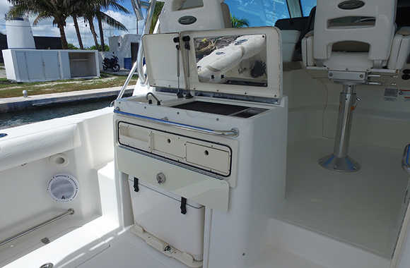 Boston-Whaler-345-Conquest-Pilothouse-(2009)