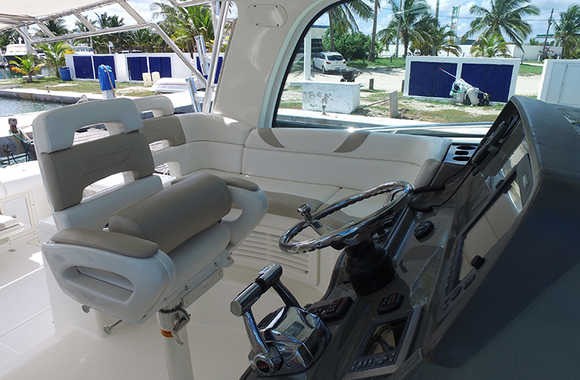 Boston-Whaler-345-Conquest-Pilothouse-(2009)