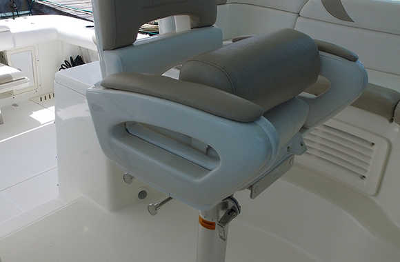 Boston-Whaler-345-Conquest-Pilothouse-(2009)