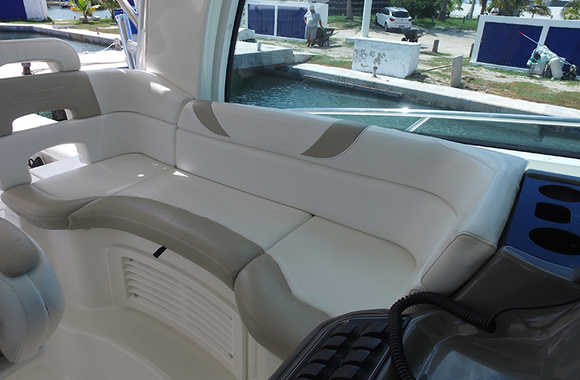 Boston-Whaler-345-Conquest-Pilothouse-(2009)