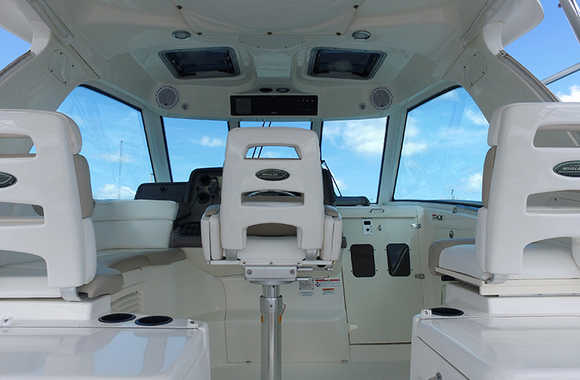 Boston-Whaler-345-Conquest-Pilothouse-(2009)