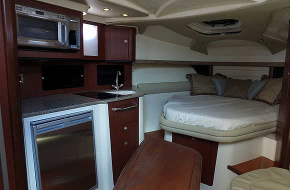 Boston-Whaler-345-Conquest-Pilothouse-(2009)