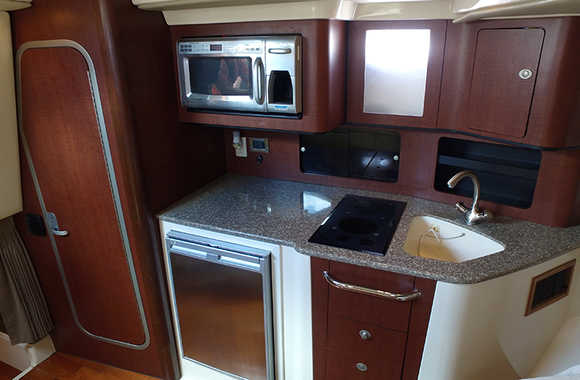 Boston-Whaler-345-Conquest-Pilothouse-(2009)