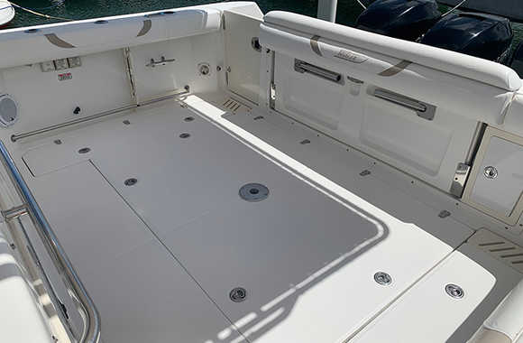 Boston-Whaler-345-Conquest-Pilothouse-(2009)