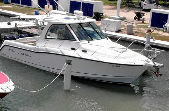 Boston-Whaler-345-Conquest-Pilothouse-(2009)