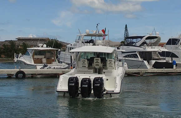 Boston-Whaler-345-Conquest-Pilothouse-(2009)