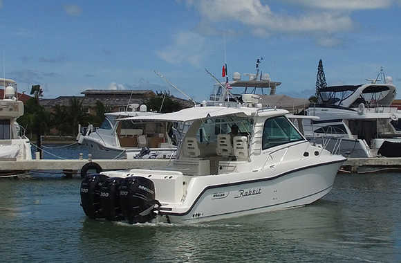 Boston-Whaler-345-Conquest-Pilothouse-(2009)