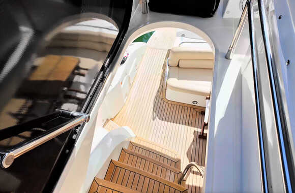 Sunseeker-Manhattan-63-(2011)