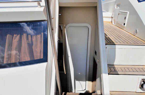 Sunseeker-Manhattan-63-(2011)